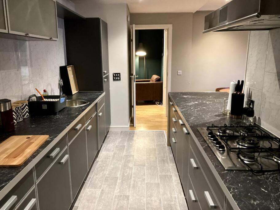 Stylish 2 Bed Accessible Flat Perfect Location Glasgow Exterior foto