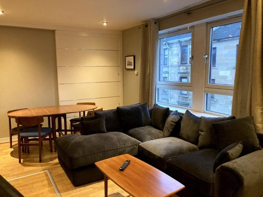 Stylish 2 Bed Accessible Flat Perfect Location Glasgow Exterior foto